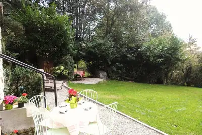Image de Plein Coeur Vieille Ville Annecy, place du Château, 41 m2, jardin privatif