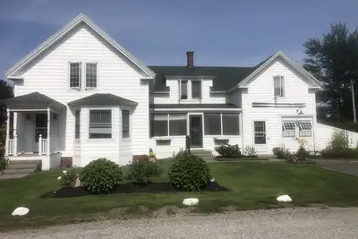 Image de Charmant, spacieux remodelé Pine Point Beach House étapes à Sandy Beach