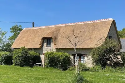 Image de Studio dans une belle Chaumière, proche Pointe de la Torche. Wifi gratuit.