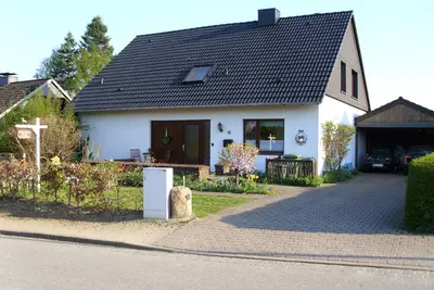Image de Appartement de 80 m² au premier étage de notre maison individuelle près de Plön dans le parc naturel de Holstein Suisse, Dorfla