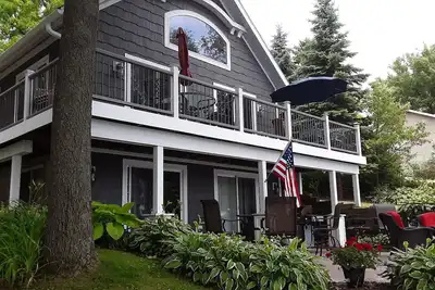 Image de Maison récemment rénovée au bord du lac Lauderdale Lake
