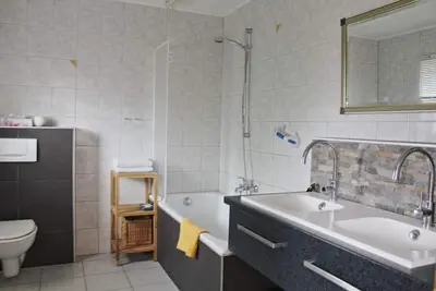 Image de Confortable et exclusif appartement \"Hibiscus\" avec piscine intérieure et un sauna