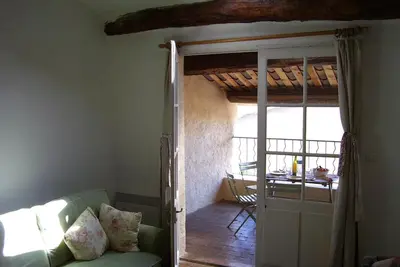 Image de Jolie provençale mitoyenne au sein de Lourmarin