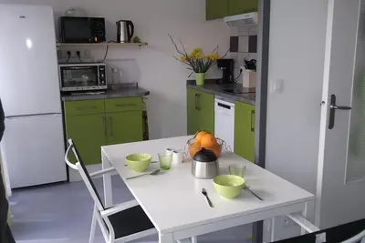 Image de Dans quartier calme très bel F1 28m2, parking, Wi-Fi, idéal cure thermale, stage