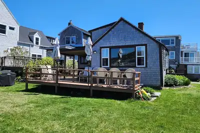 Image de Quaint Waterfront Cottage