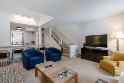 Image de Vues sur le terrain de golf Park Ave Condo-Cliquez pour agrandir jusqu'à 33% de réduction