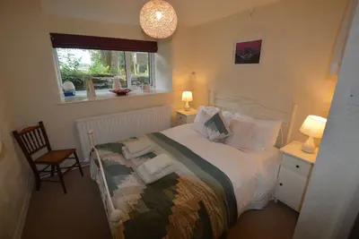 Image de Chalet confortable du 17ème siècle situé au coeur du quartier des lacs