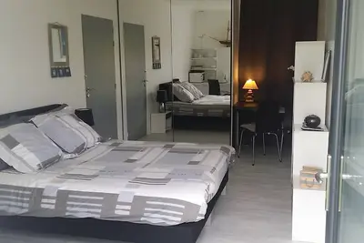 Image de Chambre spacieuse moderne et très confortable à Perros-Guirec