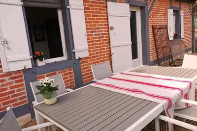 Image de Petite maison Landaise de charme entièrement rénovée, au coeur du joli village.