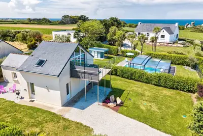 Image de Maison Ty Ar Mor - 50m de la mer -wifi - Piscine couverte chauffée -