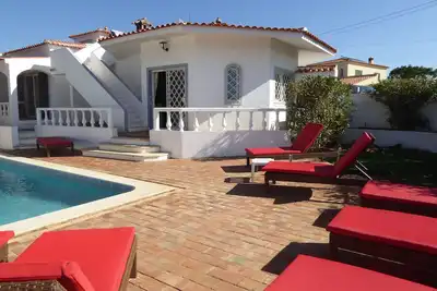 Vilamoura Villa 4 Chambres, 4 Sdb, Piscine Privee, 3 Km De La Mer, 1km Des Golfs