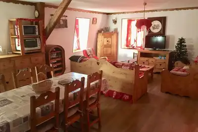 Image de Charmant appartement savoyard centre village