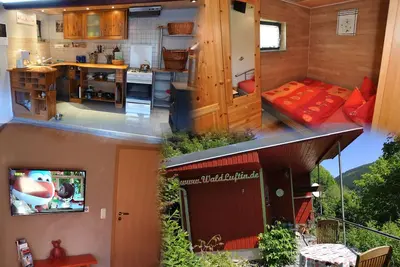 Vacances dans la nature près de la forêt, un sauna, un chalet de montagne confortablement meublé