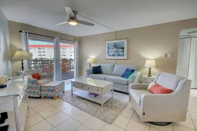 Image de 1br / 1ba - Idéalement situé avec vue sur le Golfe