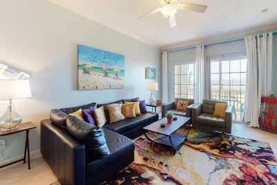 Image de Gulf View condo w / piscines partagées, un centre de fitness, terrasse privée et accès à la plage