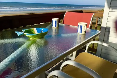 Image de DirectOceanfront Cherry Grove, 2e étage, ascenseur + piscine, prise en novembre Réservations