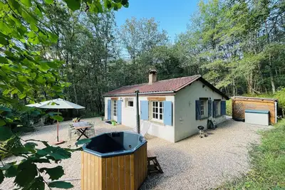Image de Deffé Dordogne - Maison complètement rénovée sur la forêt