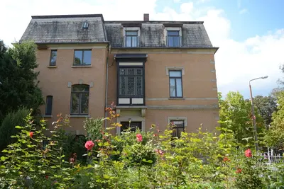 Image de Complète maison de ville historique avec jardin dans le centre pour groupes \/ familles