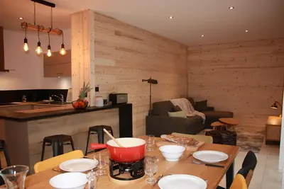 Image de Appartement spacieux de 95 m2 à Morillon Village avec garage privé.