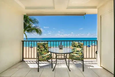 Image de Vue Imprenable! Droit Sur La Meilleure Plage! Piscine, Hot Tub, Tennis, Pkg \/ WFi Gratuit