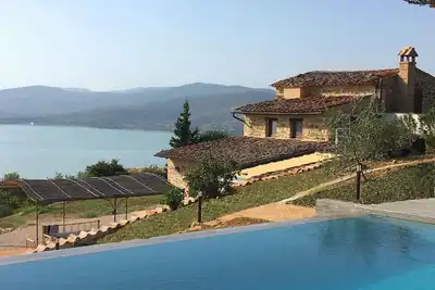 Villa provinciale à Magione avec piscine privée