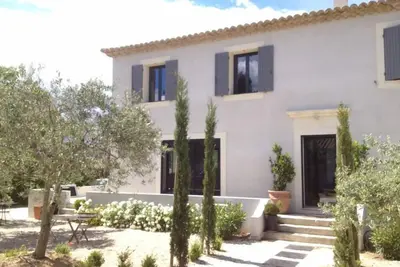 Image de Maison contemporaine avec piscine sans vis Ă vis en Luberon