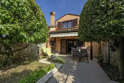 Image de Maison de vacances Vesna * jardin clôturé, terrasse avec barbecue, WiFi
