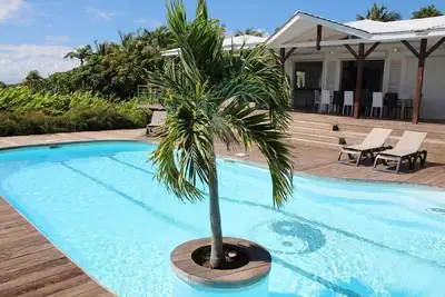 Image de Villa Yin & Yang De 300 M² Surplombant La Mer