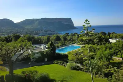 Image de Cassis 62m2 + Balcony 10m2, Air Conditioning, Panoramic Sea View, Pool, Tennis
