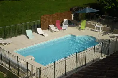 Image de Grande Maison indépendante avec accès Handicap. Piscine, Parking, privé.