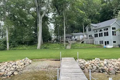 Image de Découvrez les saisons d'automne, d'hiver ou d'été au Lake House!