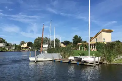Image de Villa de vacances sur l'eau des lacs de la Frise