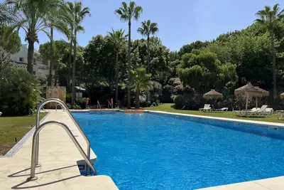 Image de Grand appartement de luxe La Quinta Golf dans un jardin tranquille et une grande piscine Wifi Gratuit