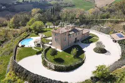 Image de Luxueuse maison de vacances | 5 pièces Les marques | Italie | Endroit calme
