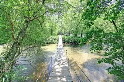 Image de Île privée Unique *** Cool Rustic Glamping Cabin sur French Broad River