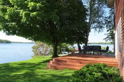 Image de Lake Home magnifiquement décoré sur les rives du lac Rush près de Rush City