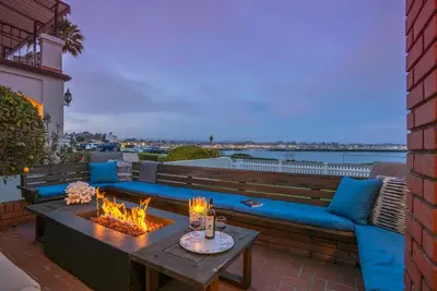 Image de Oceanfront! Meilleur Endroit! Vues Exceptionnelles! *Jacuzzi! *Foyer!