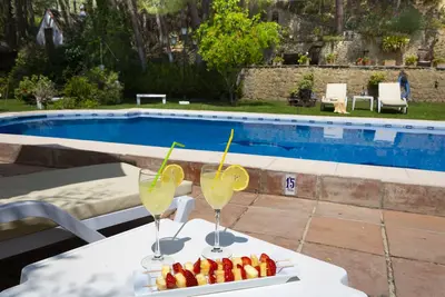 Image de Offre D'Ete. Maison avec piscine privée, jardins et vue panoramique