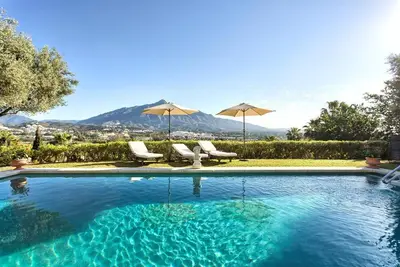 Image de Villa confortable avec vue imprenable et piscine chauffée