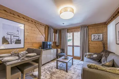 Image de Skis Au Pieds Avec Piscine - Charmant Appartement - 4 personnes