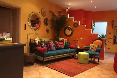 Image de Anders habite à Bochum: l'appartement de vacances pour deux, plein de couleurs et de lumière