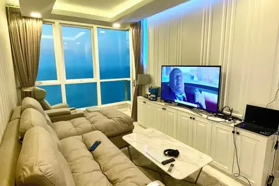 Image de Penthouse 5 *, 60 m2 Baie de Bangsare -10m. 32e étage. Luxe fini équipé.