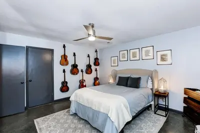 Image de \"The Recording Studio\" - un véritable studio d'enregistrement des années 70 Entièrement rénové! !