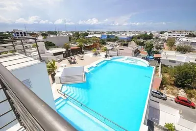 Image de Sleek, Modern Condo w/ Rooftop Pool + Elevator
