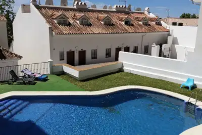 Image de Appartement avec climatisation-wifi-Uk Tv & Pool