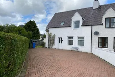 Grande maison de 4 chambres et 4 salles de bains dans le centre de Portree