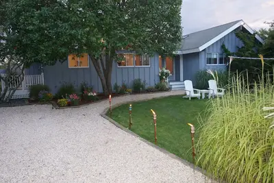 Image de Maison de plage! Incroyable maison sur un chemin privé à Amagansett, Ny.