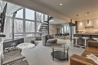 Image de Vail Condo w / Mtn View Deck - Étapes de la navette de ski