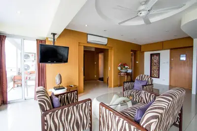Image de Night Bazaar Road - Deluxe 1br 14 F