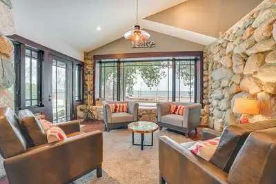 Image de Cottage Earl Young Charlevoix haut de gamme avec terrasse